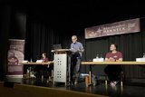 Referent Carl Rheinländer berichtet von Fallstricken und Ungereimtheiten von kommunalen Gebühren und Beiträgen.