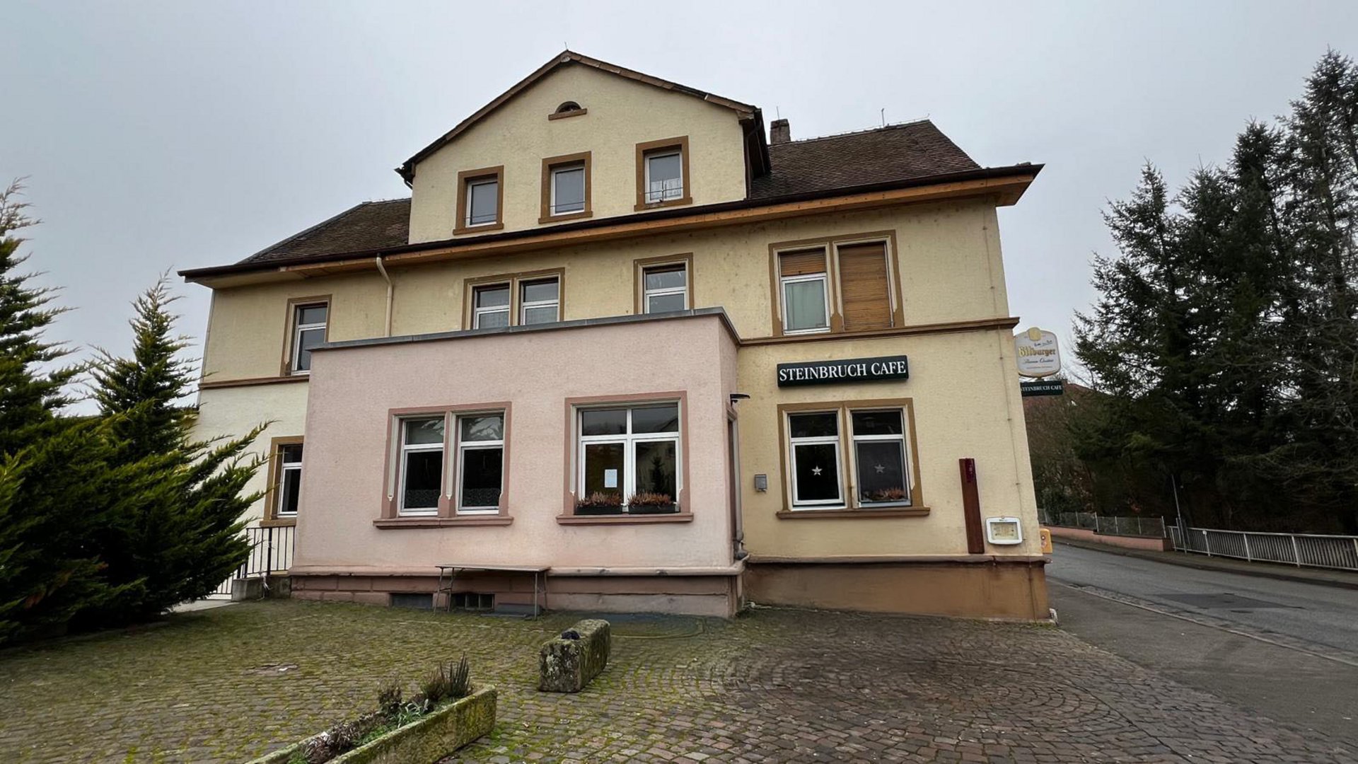 Erweiterung des Steinbruchbüro zum Steinbruchkaffee